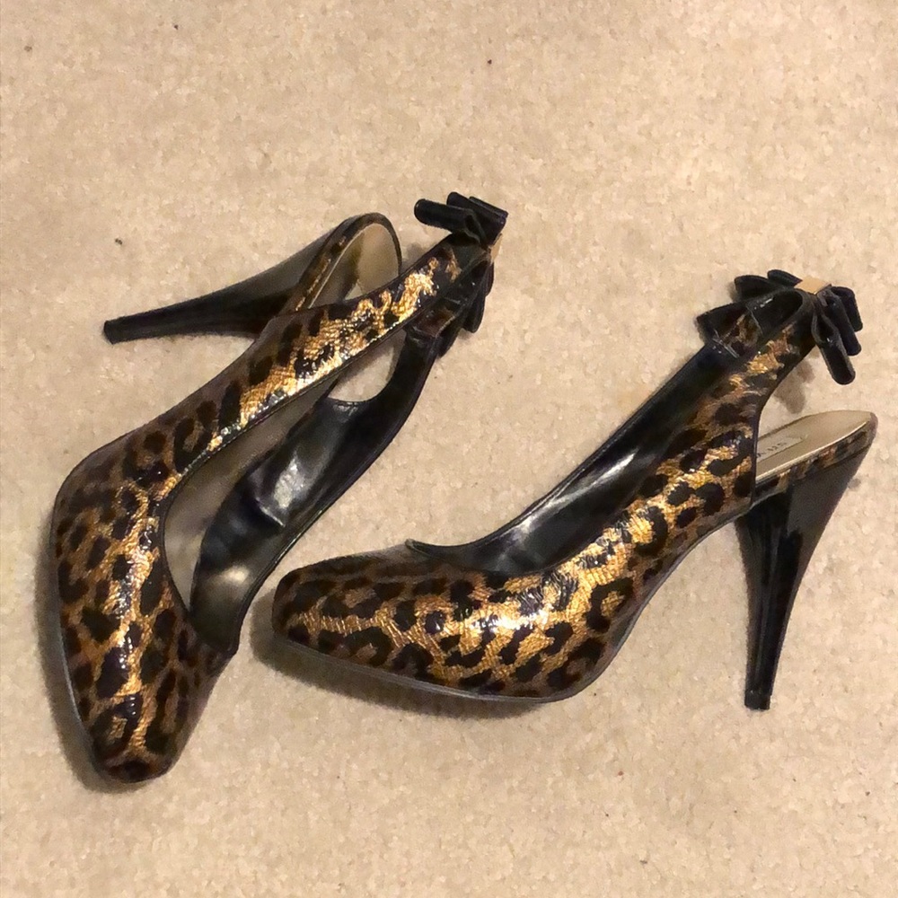 Steve Madden Patent Leopard Print pump